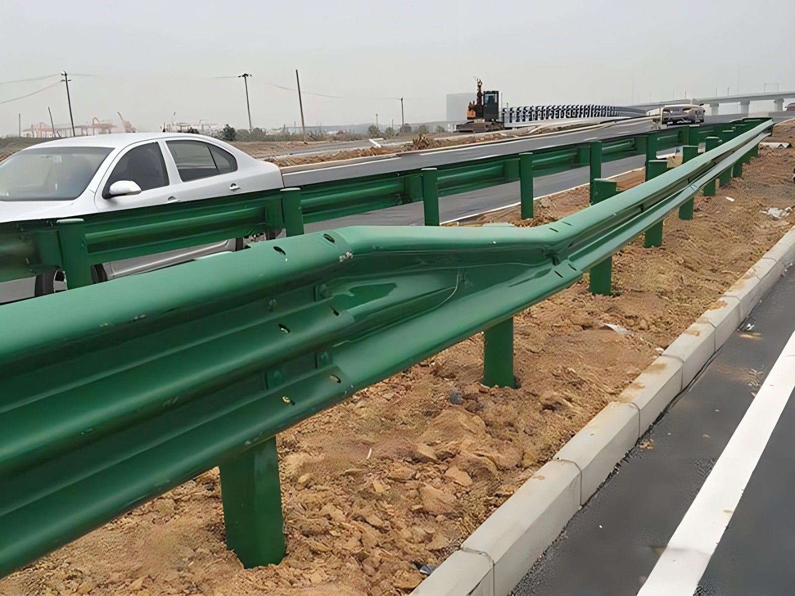 呼伦贝尔高速波形护栏板日常维护方案确保道路安全新举措
