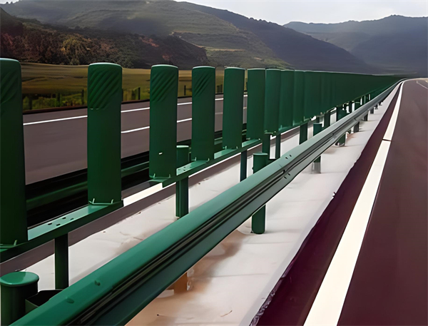 呼伦贝尔三波护栏板在高速公路的应用